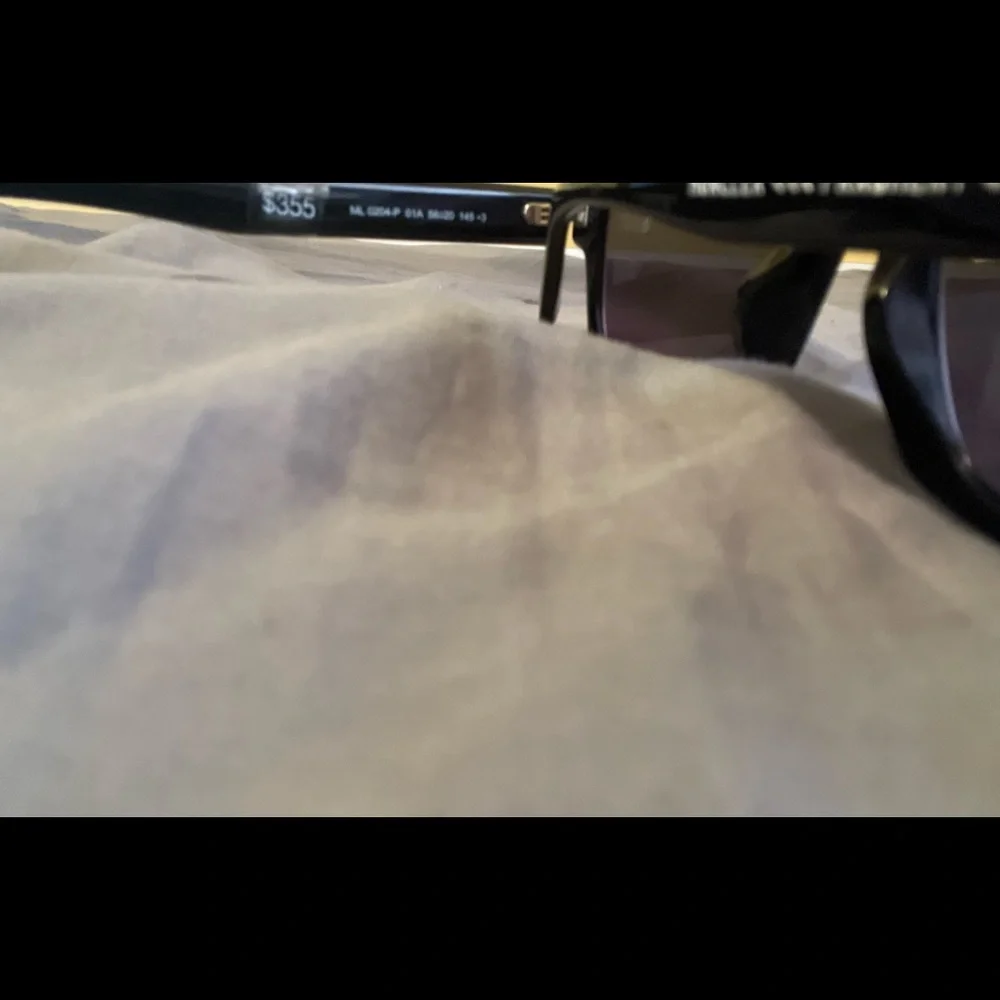 Black moncler glasses - Picture 4 of 4